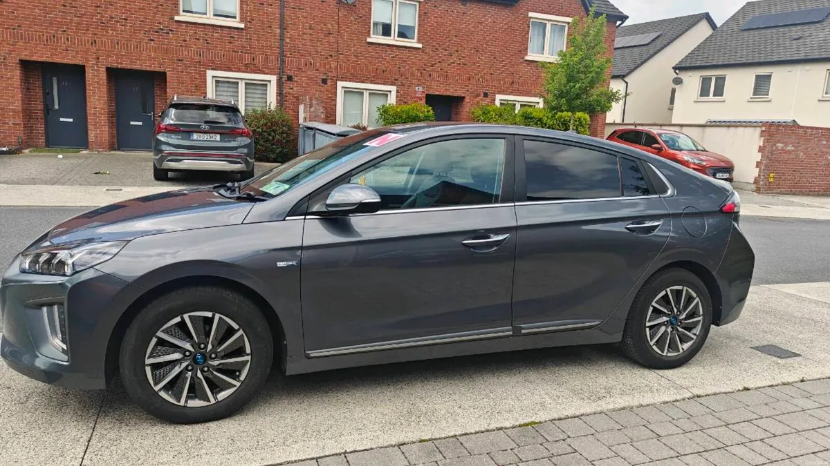 Hyundai Ioniq Electric Premium SE Facelift 38.3 kW - Image 4