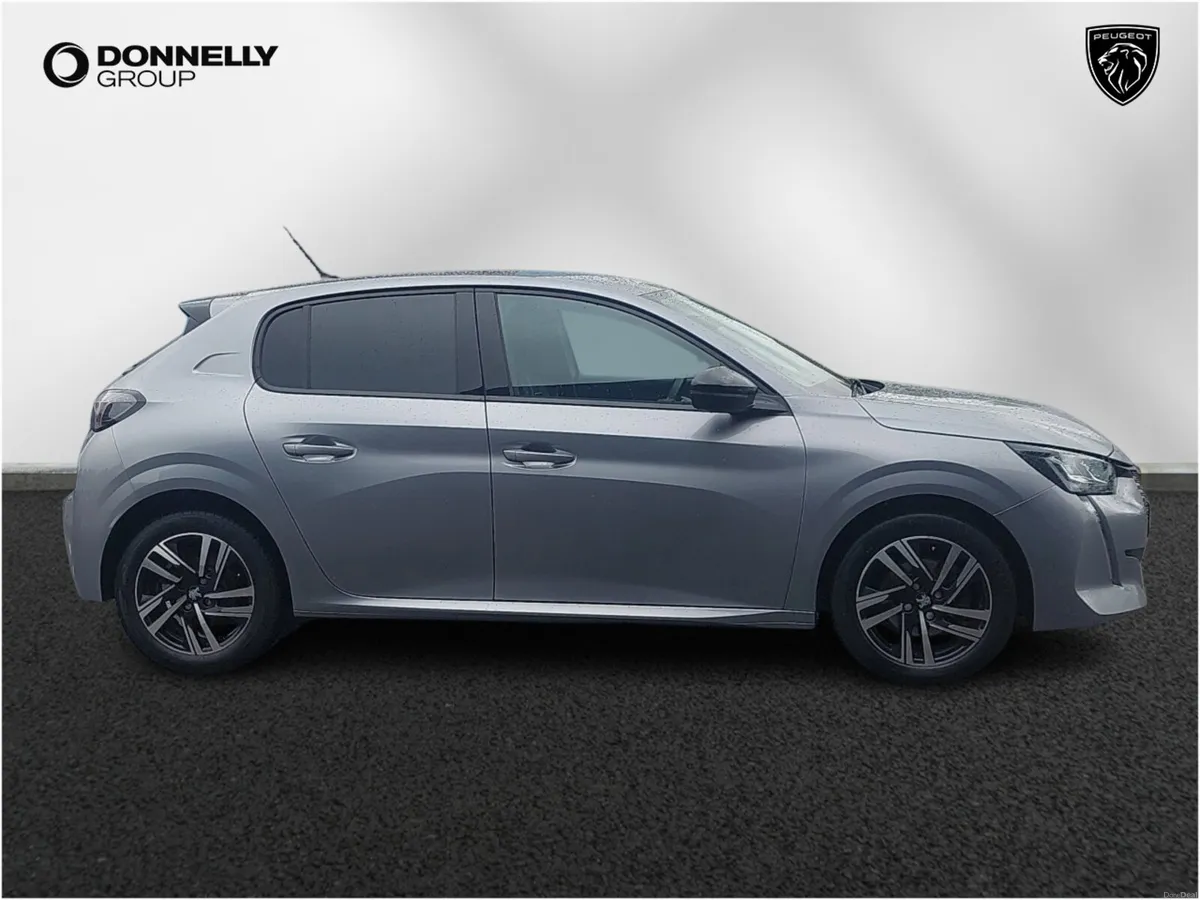 Peugeot 208 Hatchback Allure Premium + - Image 3