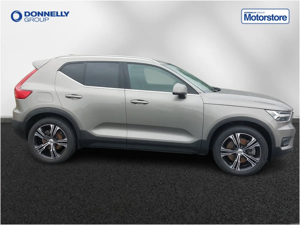 Volvo XC40 Estate Inscription Pro - Image 3