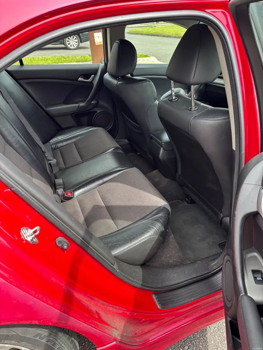 Honda Accord 2009 - Image 1