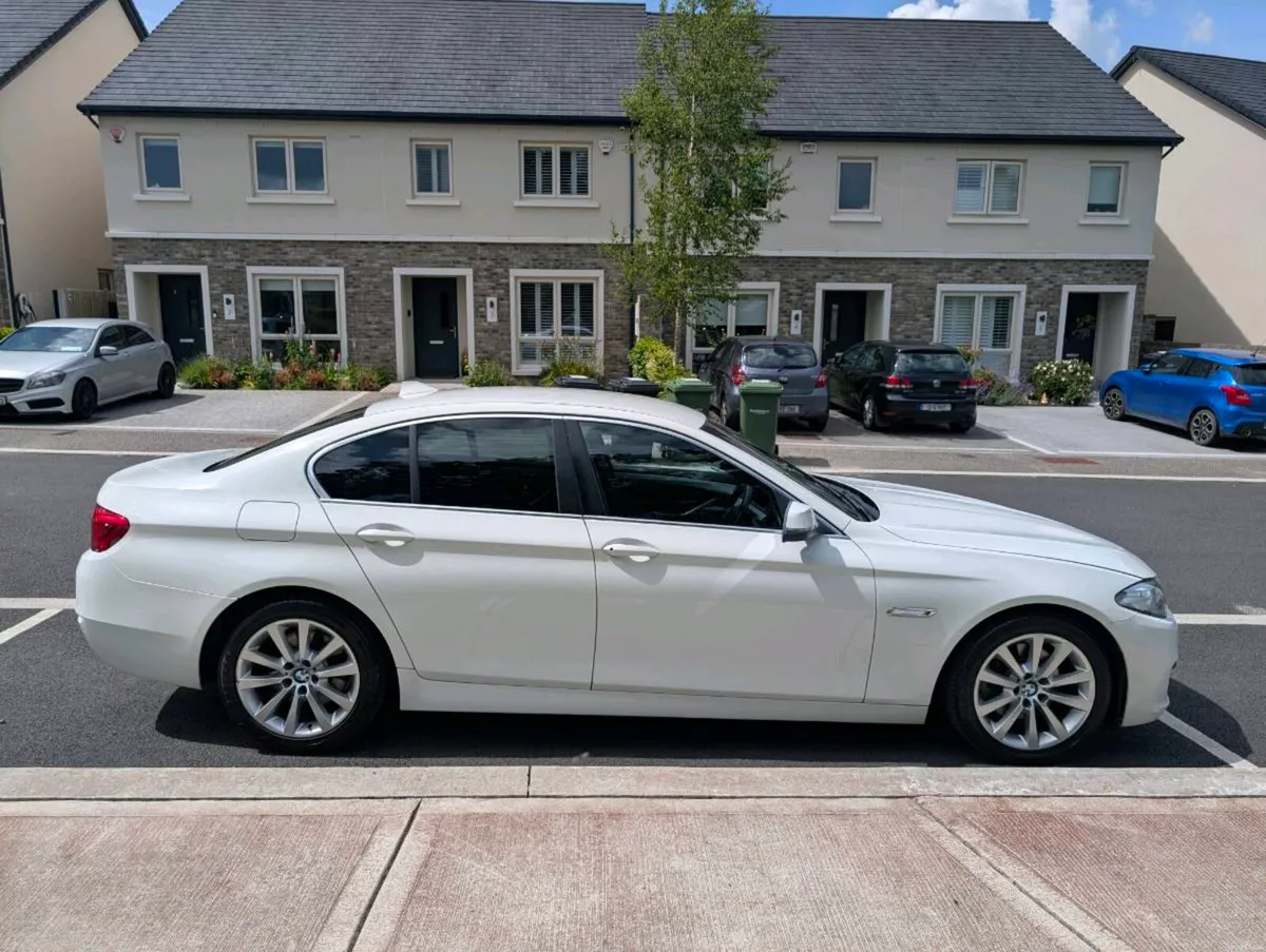 BMW 5 series - Image 1
