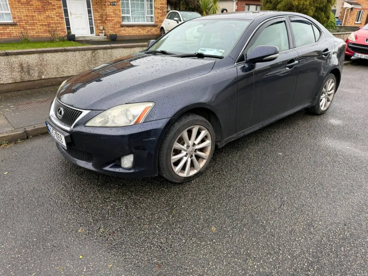 Lexus IS 220D - Image 2