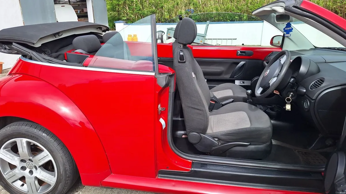 Volkswagen Beetle 2009 - Image 4