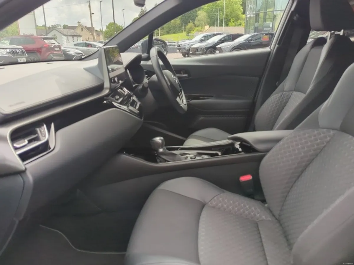 Toyota C-HR HYBRID SPORT BI-TONE - Image 6