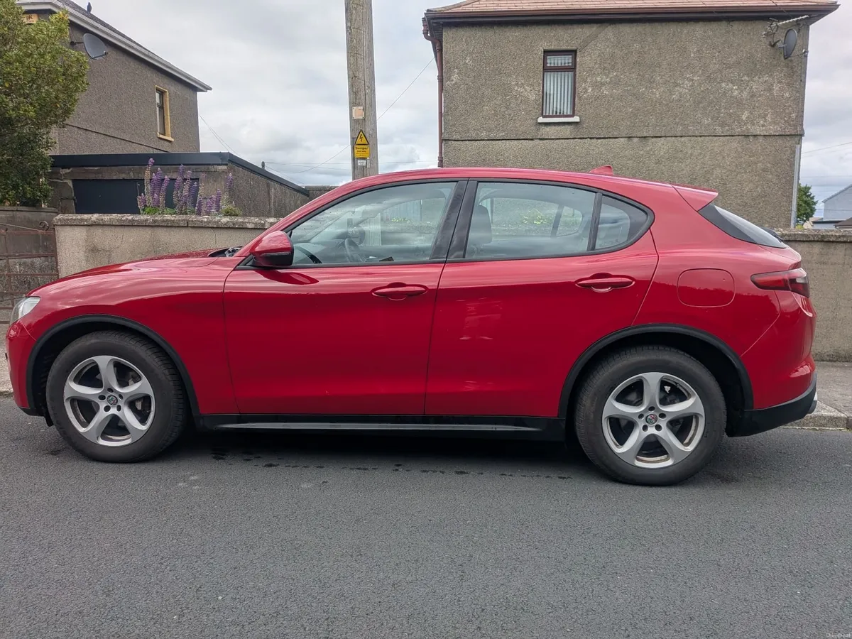 Alfa Romeo Stelvio 2018 2.1L Diesel - Image 5