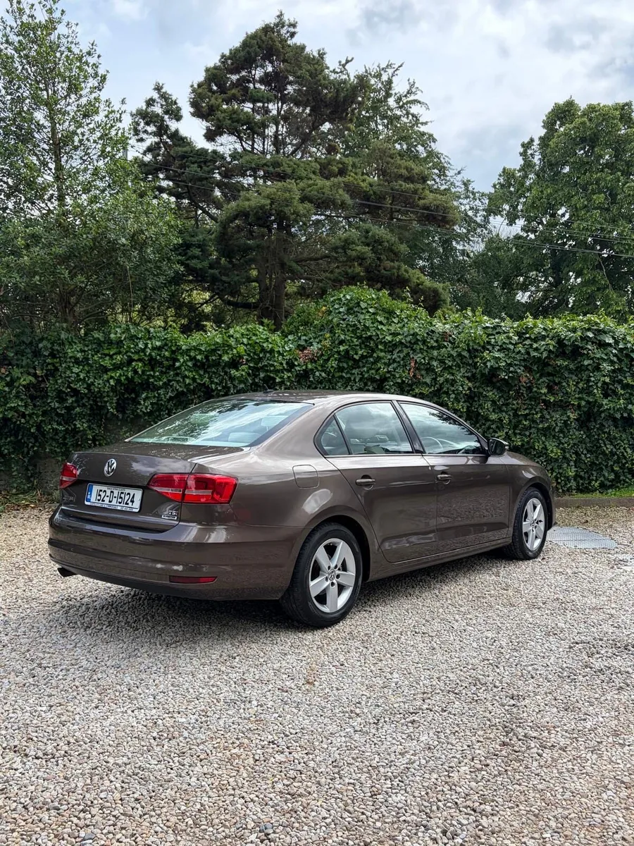 2015 Volkswagen Jetta ONLY 48,000 KILOMETERS - Image 3