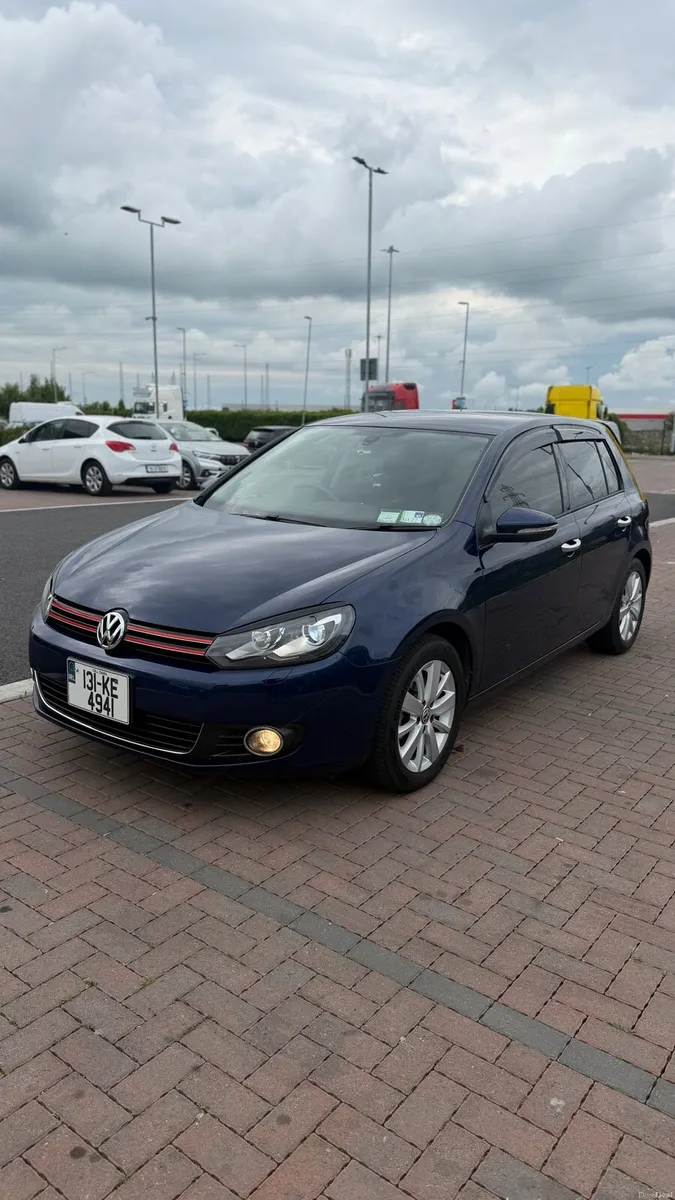 Volkswagen Golf 1.4TSI AUTOMATIC  Very low mileage - Image 3