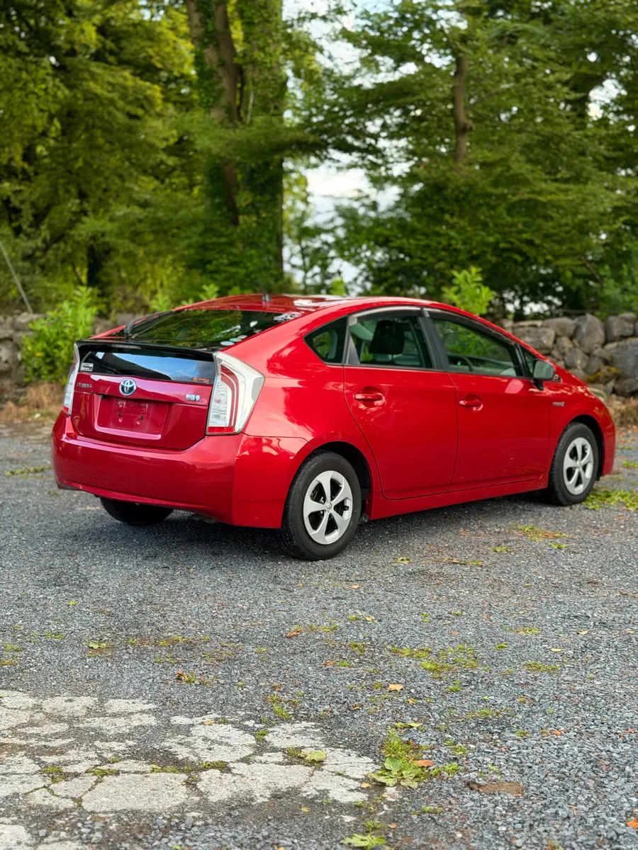 Toyota Prius | 2014 | 104,000 KM | Hybrid | AUTO - Image 6