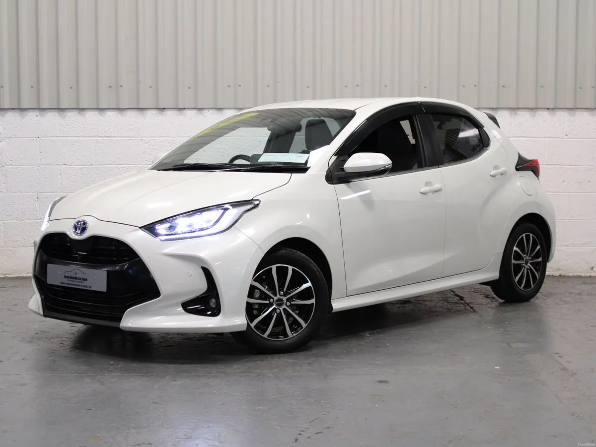 2021 Toyota yaris - Image 1