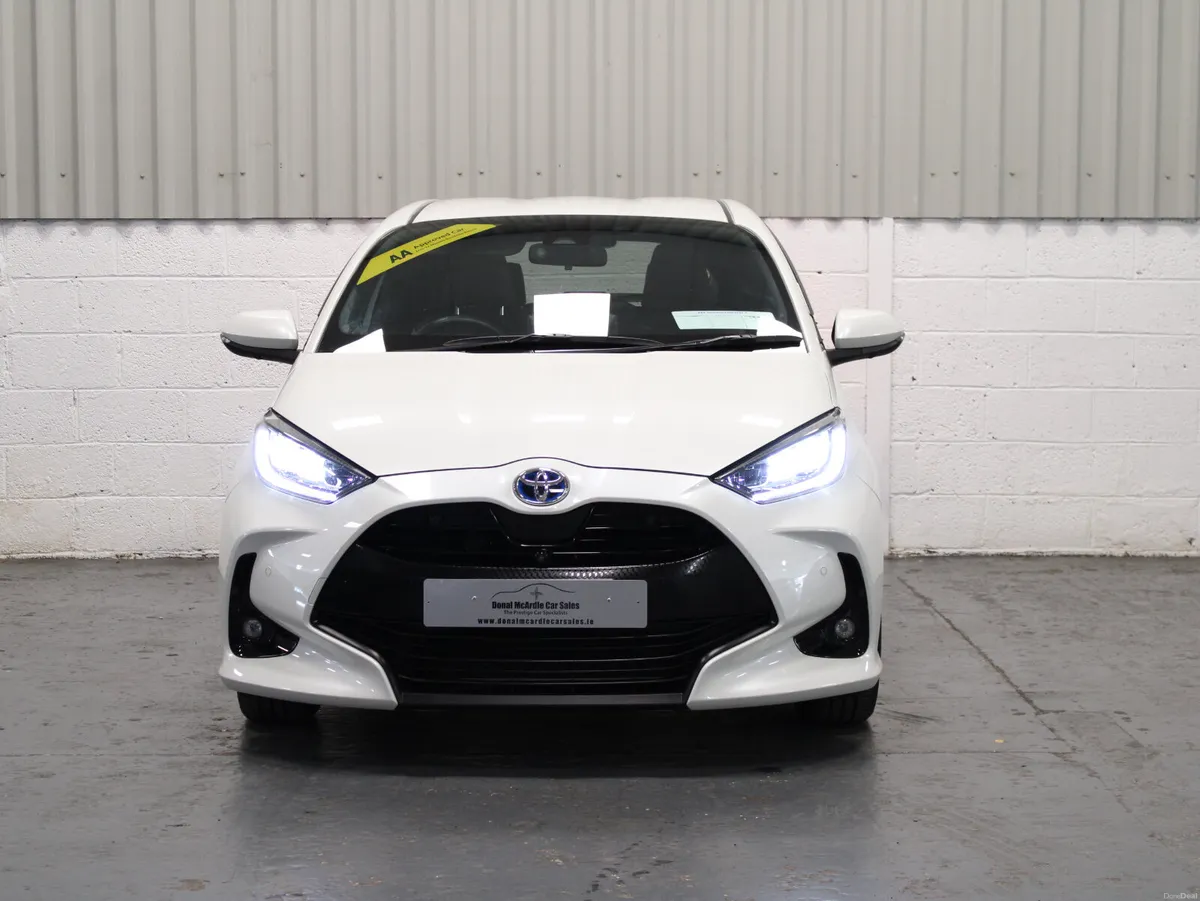 2021 Toyota yaris - Image 2
