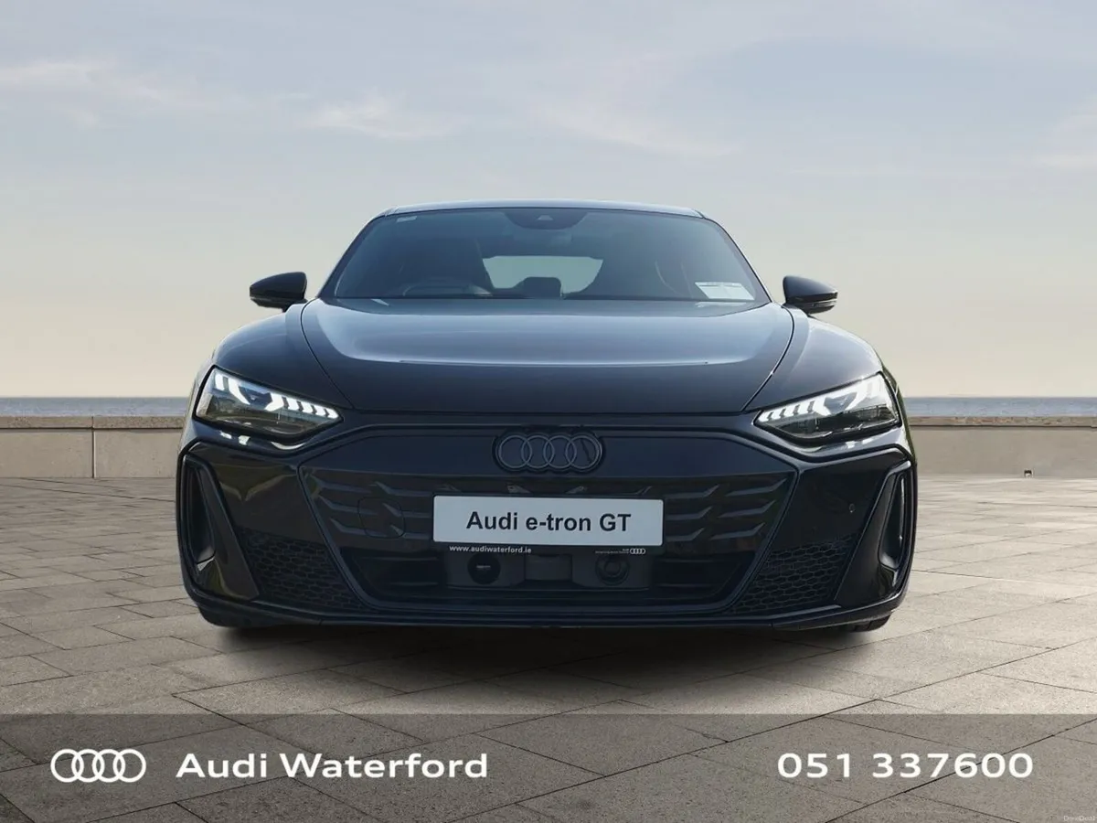 Audi e-tron GT quattro "Matrix Lights", "Tour Pack - Image 2