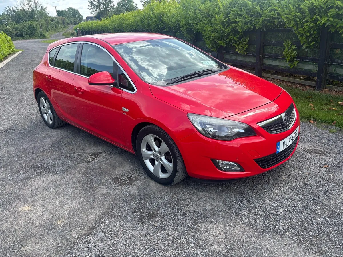 2011 VAUXHALL ASTRA 2LT CDTI SRI - Image 1