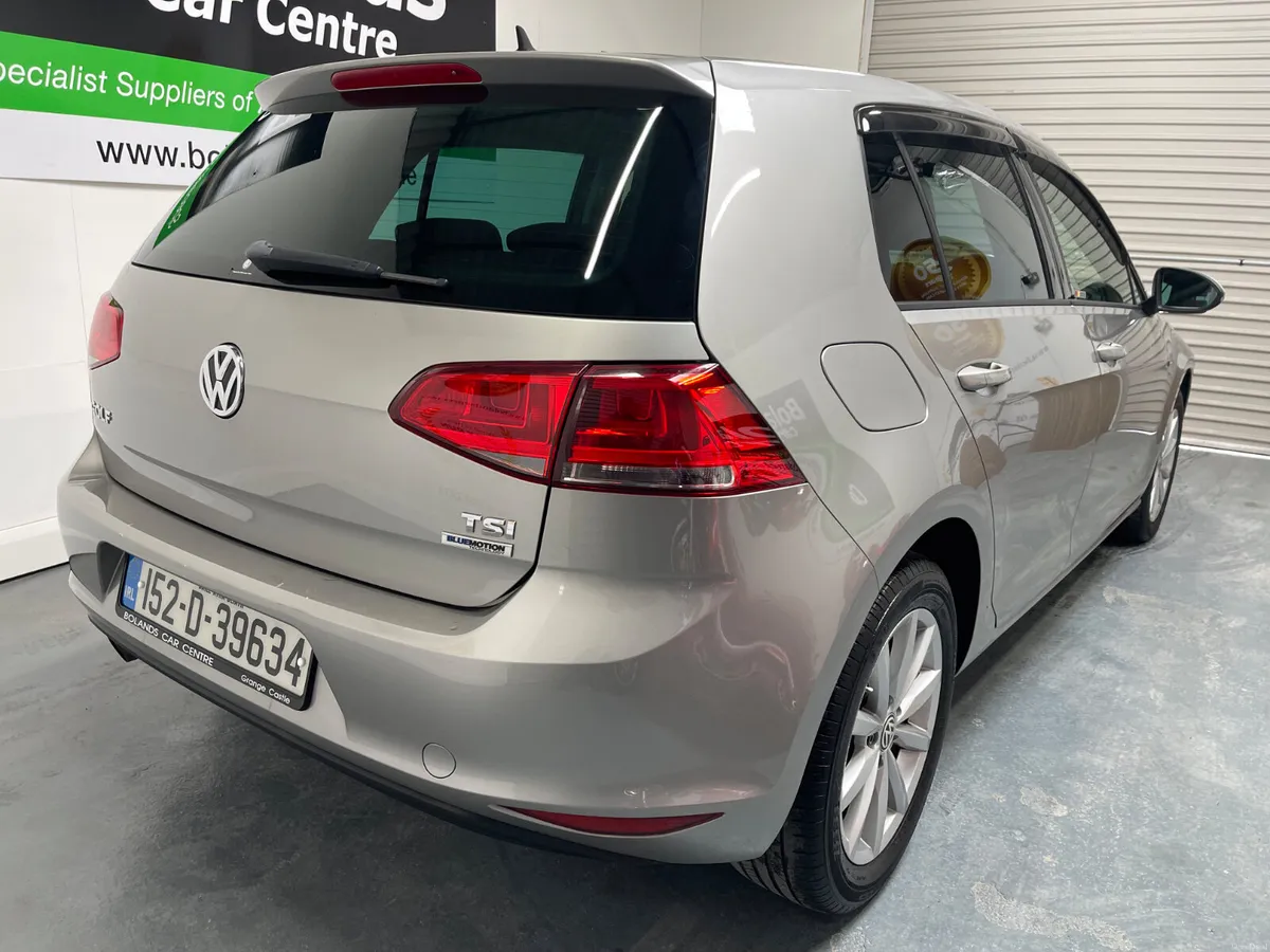 152 Volkswagen Golf 1.2 TSI Automatic Lounge Model - Image 6