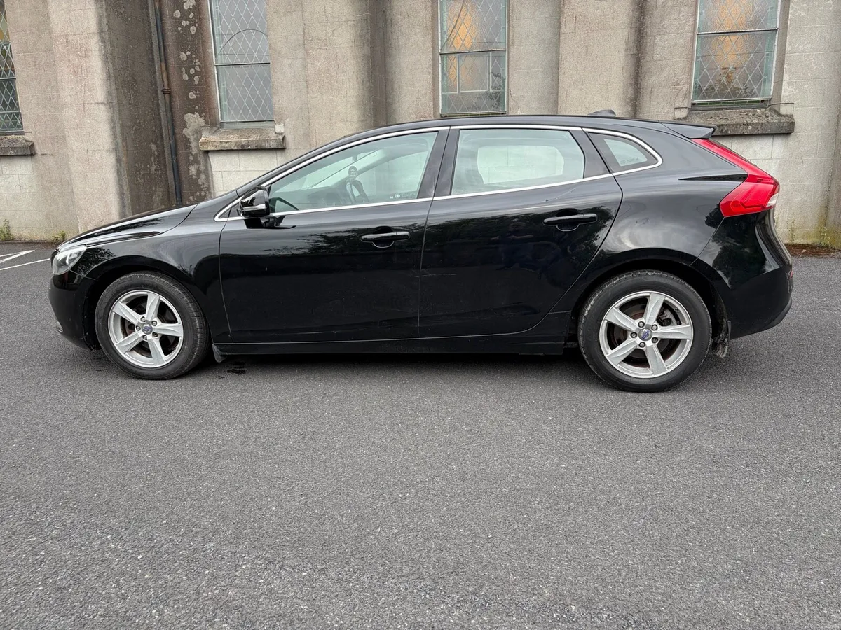 Volvo V40 - Image 3