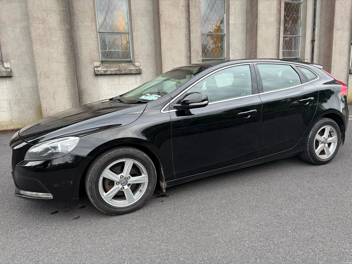 Volvo V40 - Image 4
