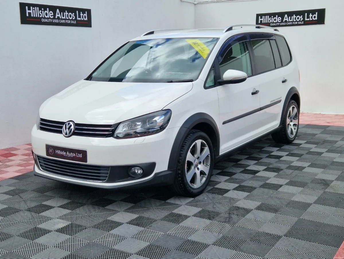 Volkswagen Touran CROSS 1.4 PETROL AUTOMATIC 7 SEA - Image 3