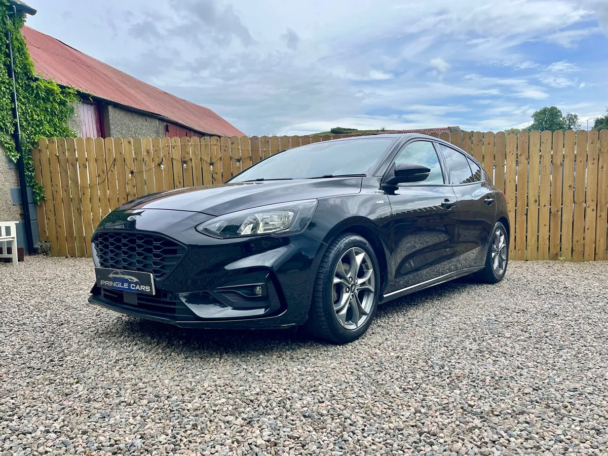 Ford Focus 2020 top of the range st line - Image 1