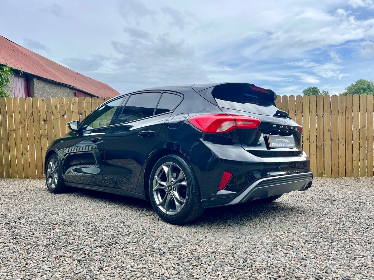 Ford Focus 2020 top of the range st line - Image 4