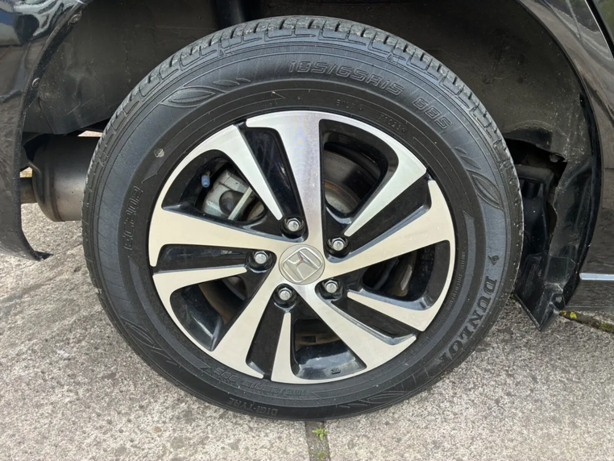 Honda Freed 1.5 petrol hybrid automatic - Image 2