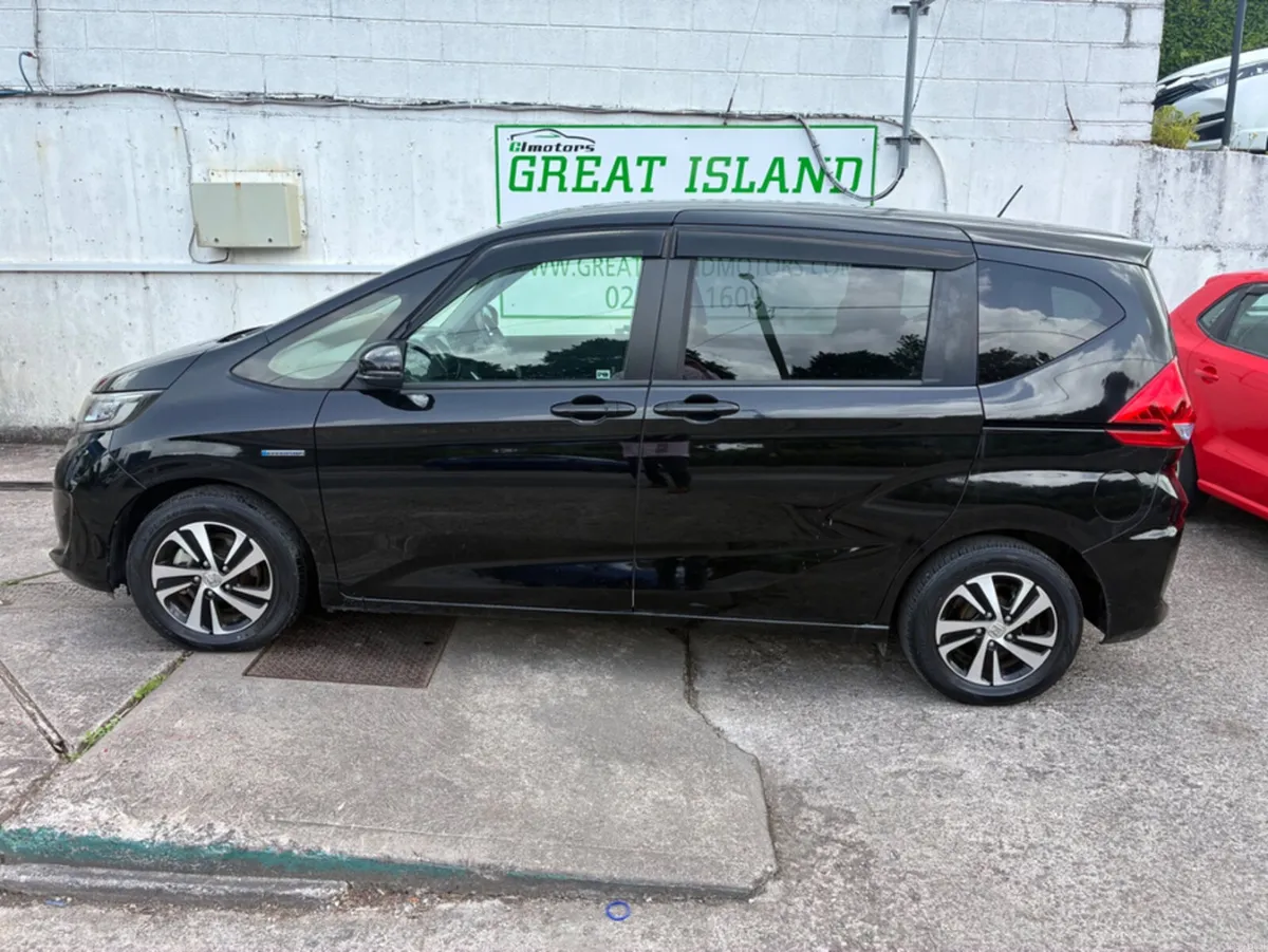 Honda Freed 1.5i 7 SEATS HYBRID AUTOMATIC - Image 6
