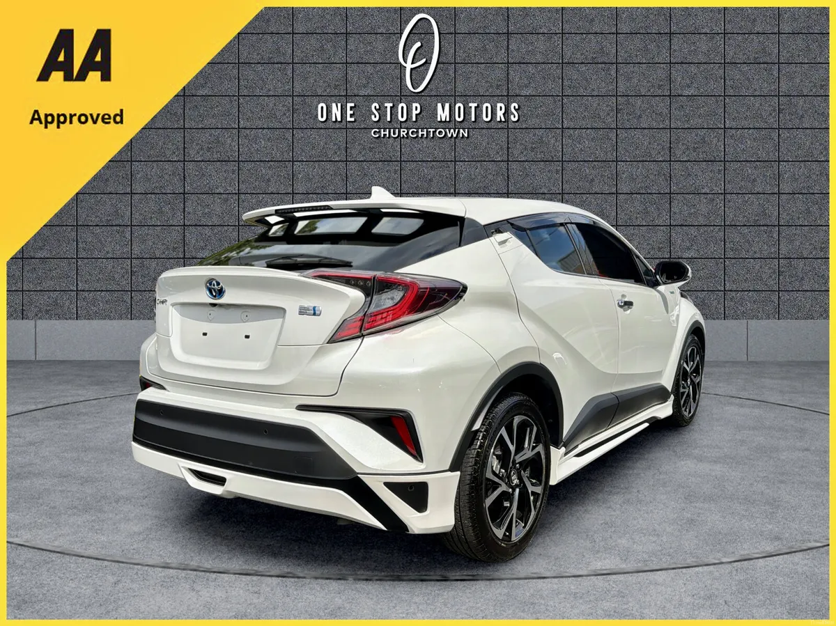2018 Toyota CH-R *LUNA SPORT G HYBRID*AMAZING - Image 4