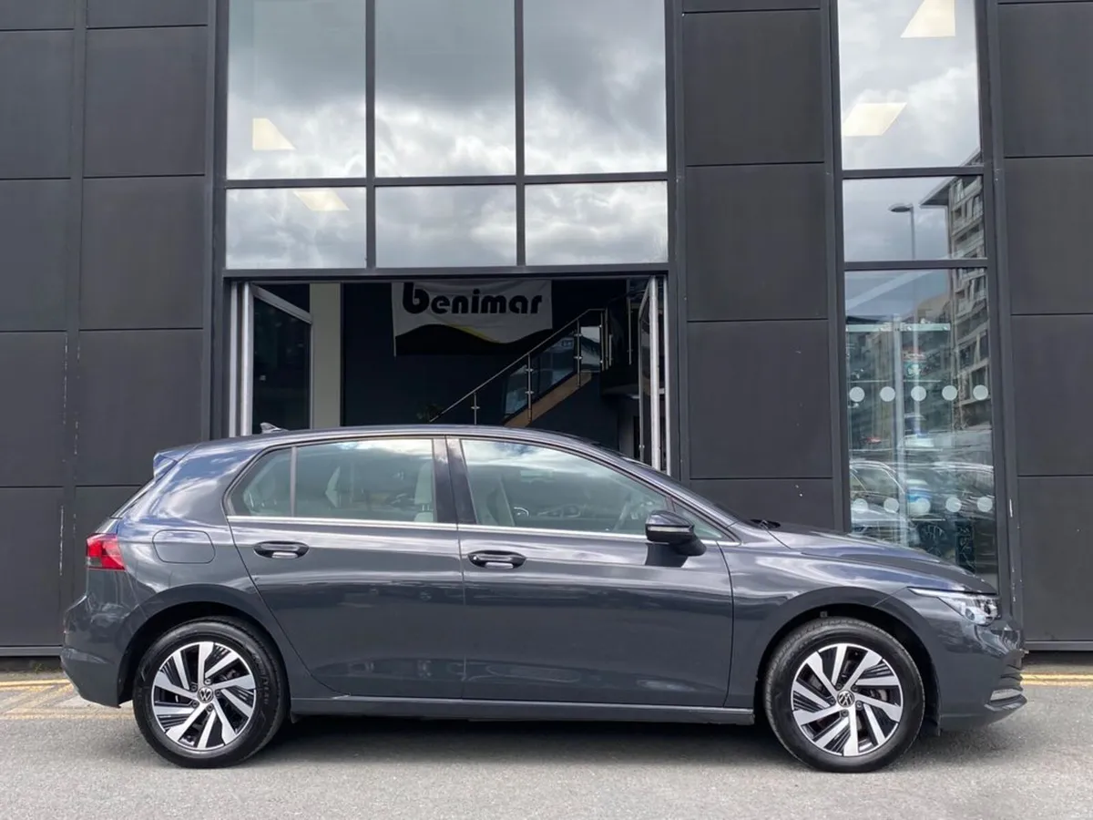 Volkswagen Golf 1.4 TSi Style Auto (PHEV) - Image 4