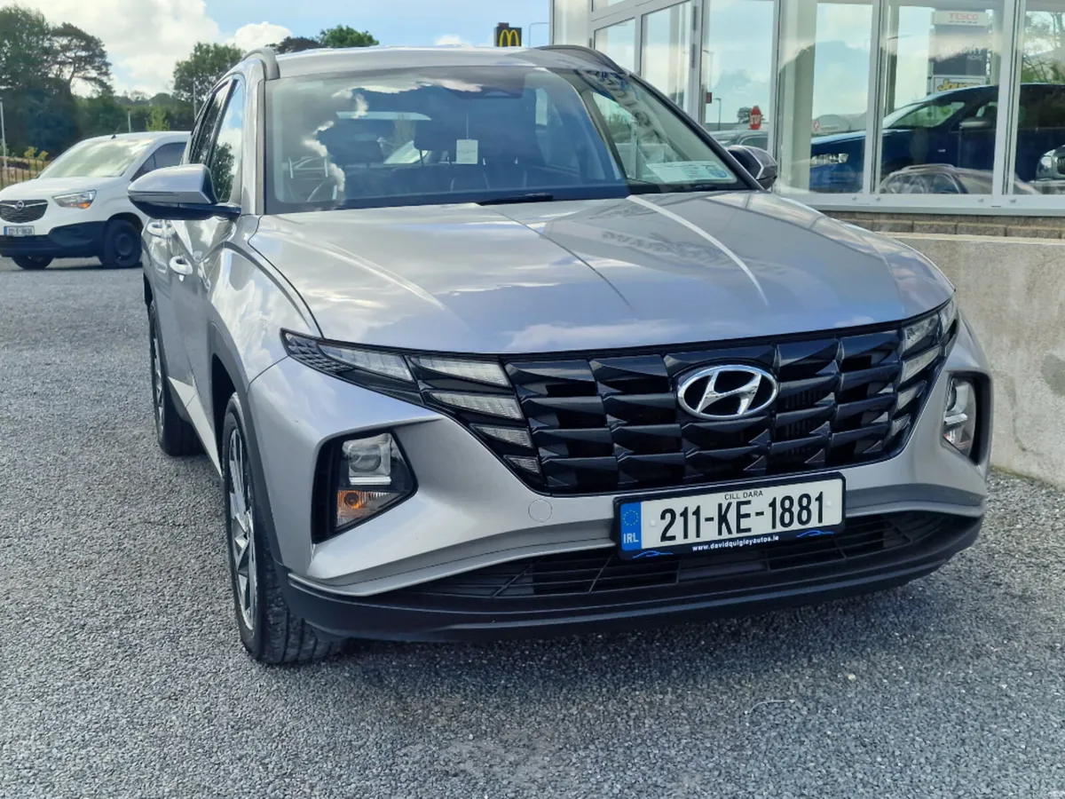Hyundai Tucson Executive 2WD 5DR - Image 2