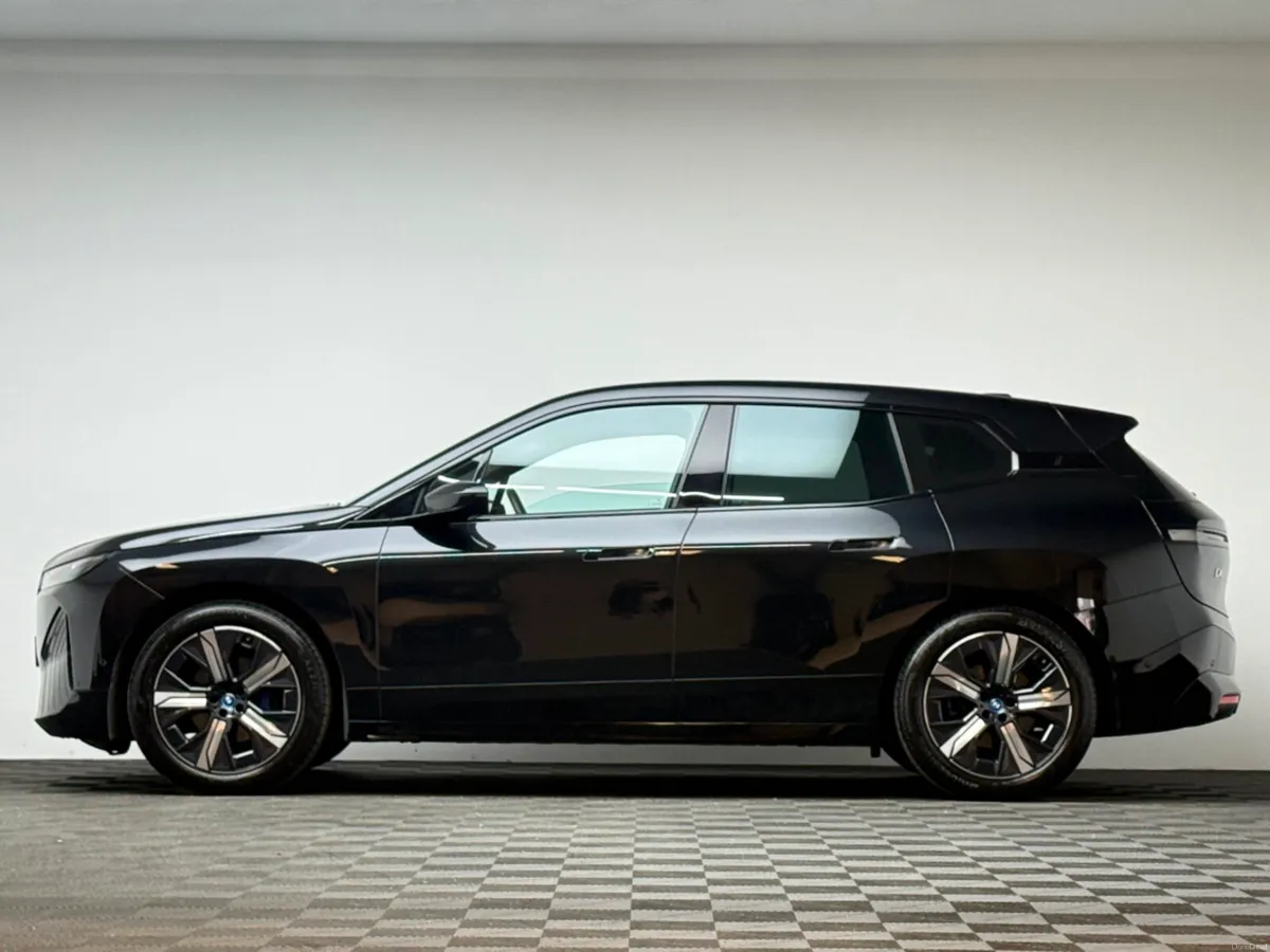 BMW iX 40 M SPORT XDRIVE - Image 4
