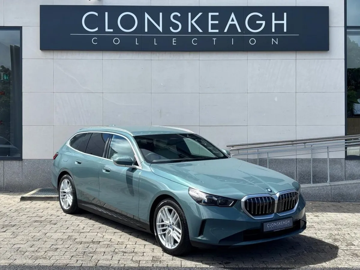 BMW i5 EDRIVE40 TOURING - Image 1