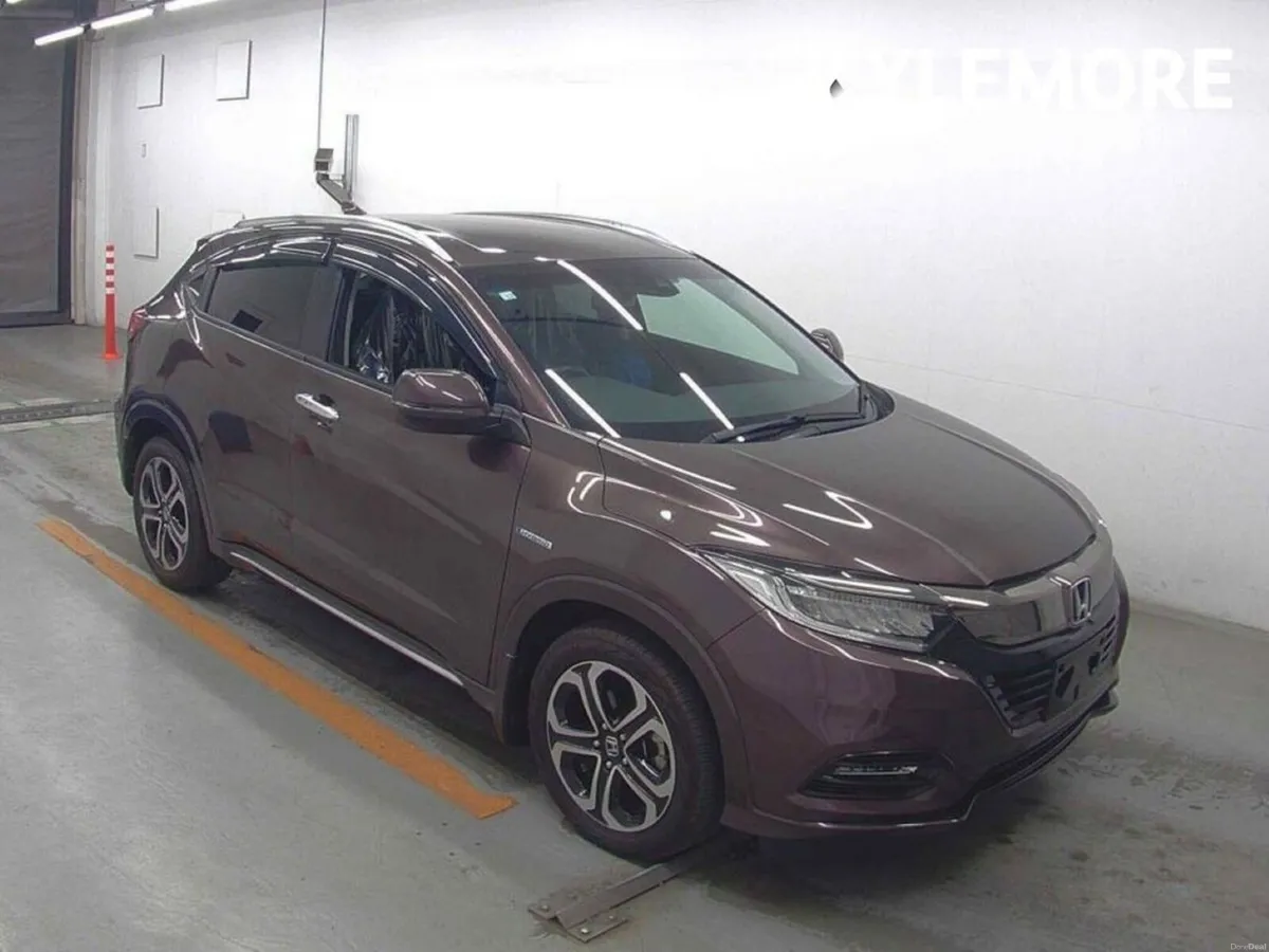 Honda Vezel 1.5 HYBRID AUTOMATIC - BLACK HALF LEAT - Image 1