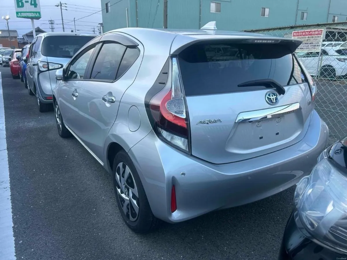 Toyota Aqua 1.5 HYBRID S STYLE BLACK - PUSH BUTTON - Image 2