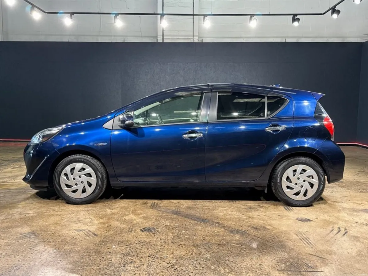 Toyota Aqua 1.5 HYBRID S STYLE BLACK - PUSH BUTTON - Image 3