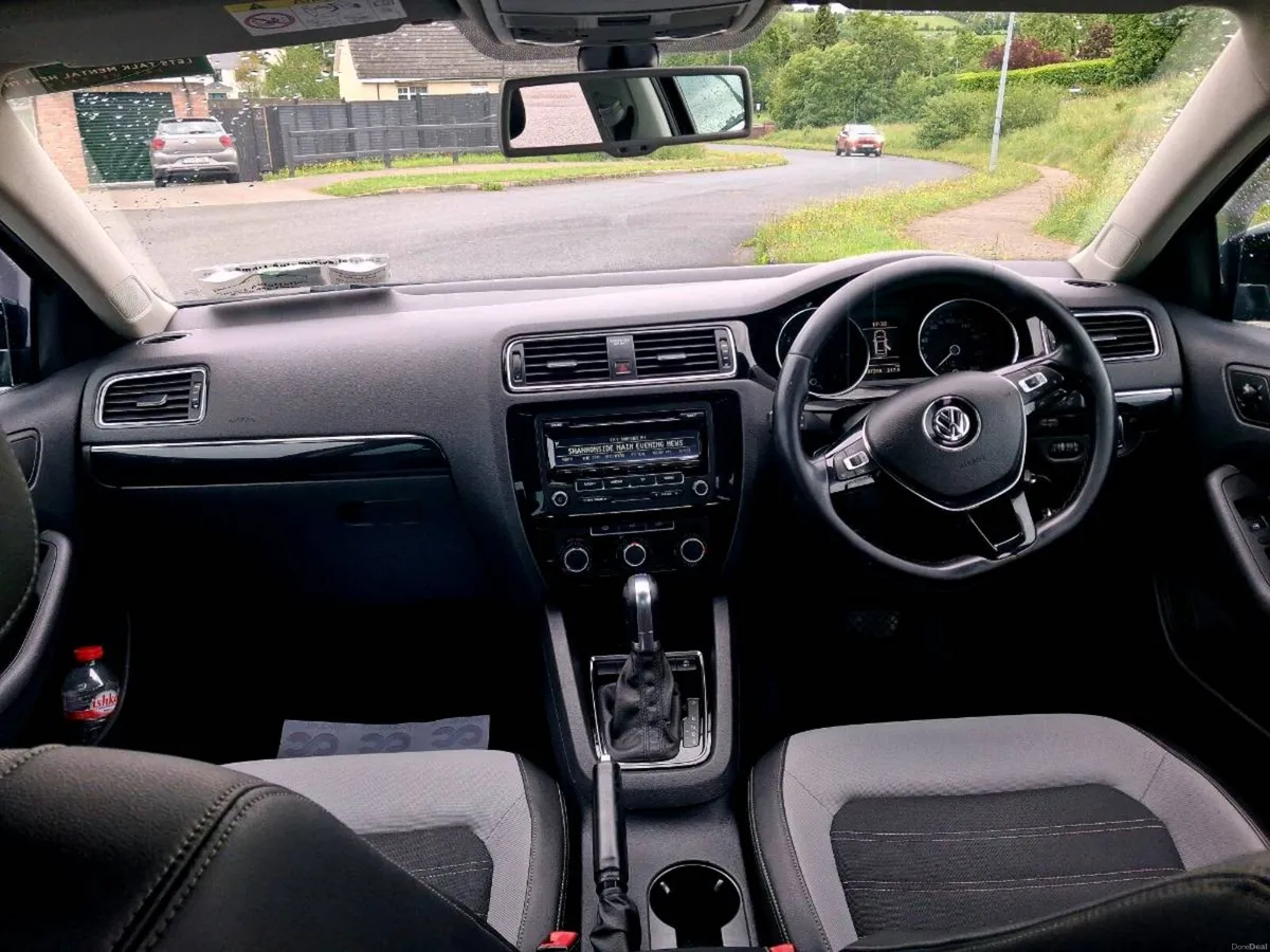 VW JETTA 151 2.O TDI AUTOMATIC MODEL HIGLINE BLACK - Image 4
