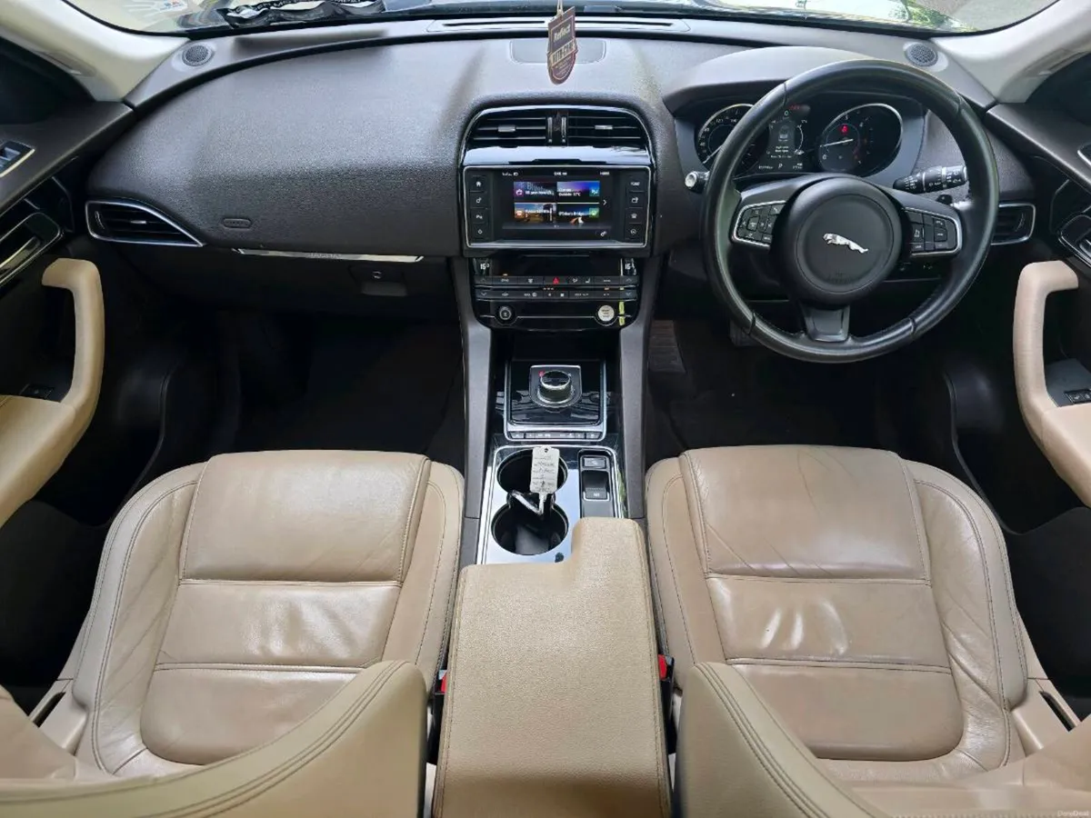 2016 Jaguar F-Pace 2.0d AWD 180hp - Image 2