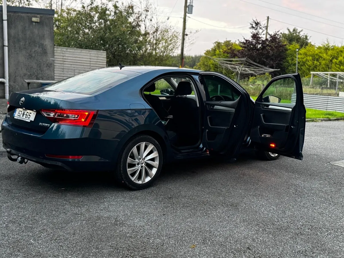 Skoda Superb 2015 - Image 4