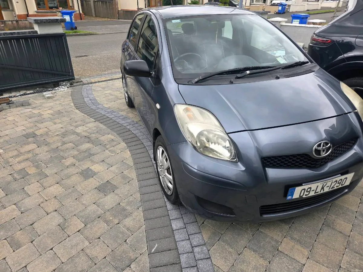 2009 Toyota yaris 1.0 petrol new nct and tax - Image 2