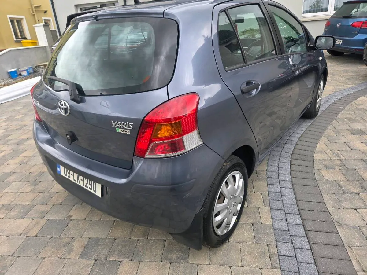 2009 Toyota yaris 1.0 petrol new nct and tax - Image 4