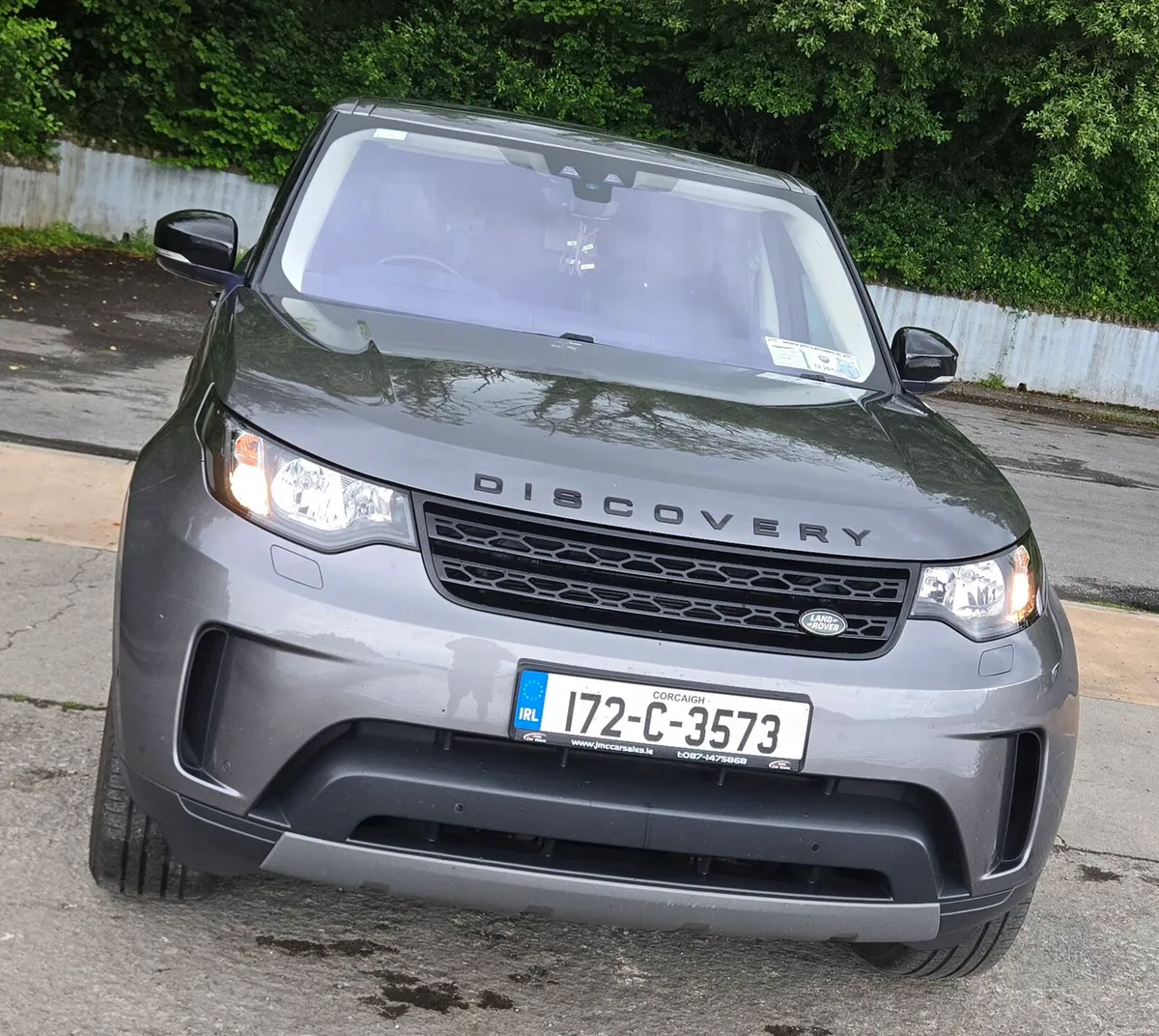 Stunning Landrover Discovery 5 Low Kms - Image 1