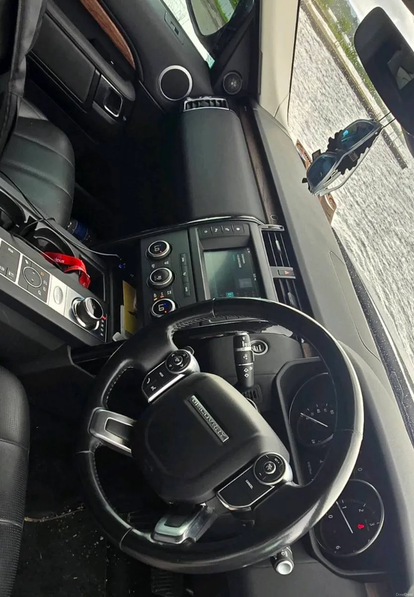 Stunning Landrover Discovery 5 Low Kms - Image 6