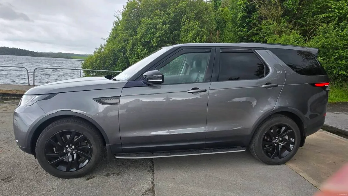 Stunning Landrover Discovery 5 Low Kms - Image 3