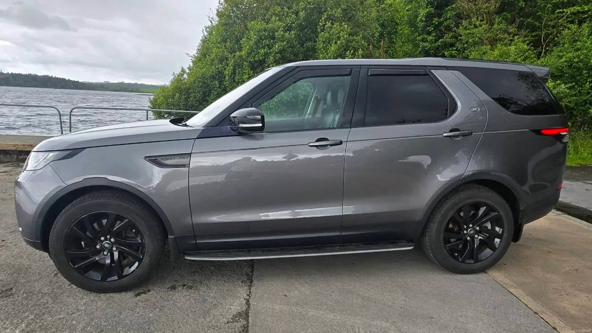 Stunning Landrover Discovery 5 Low Kms - Image 4