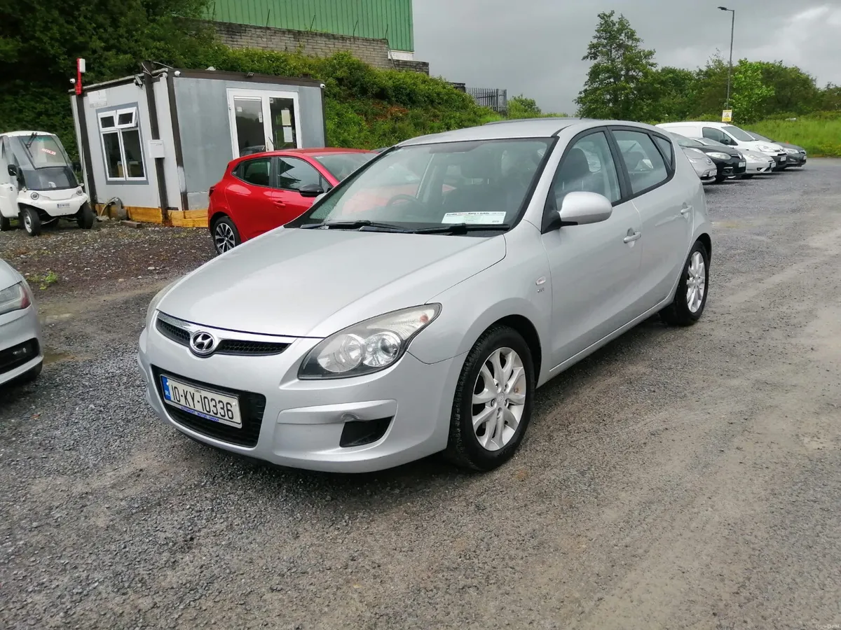 Hyundai i30 2010 - Image 2