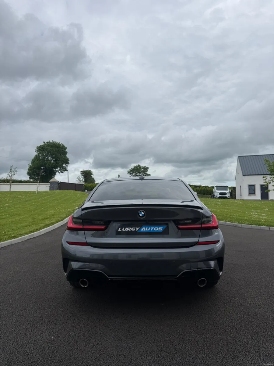 212 BMW 330E M SPORT - Image 3