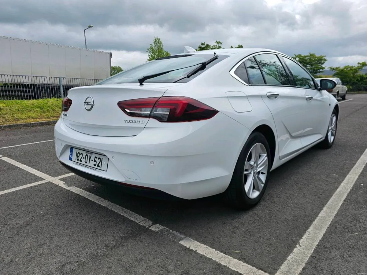 182 Opel Insignia  low mileage,  New NCT 04-28. - Image 2