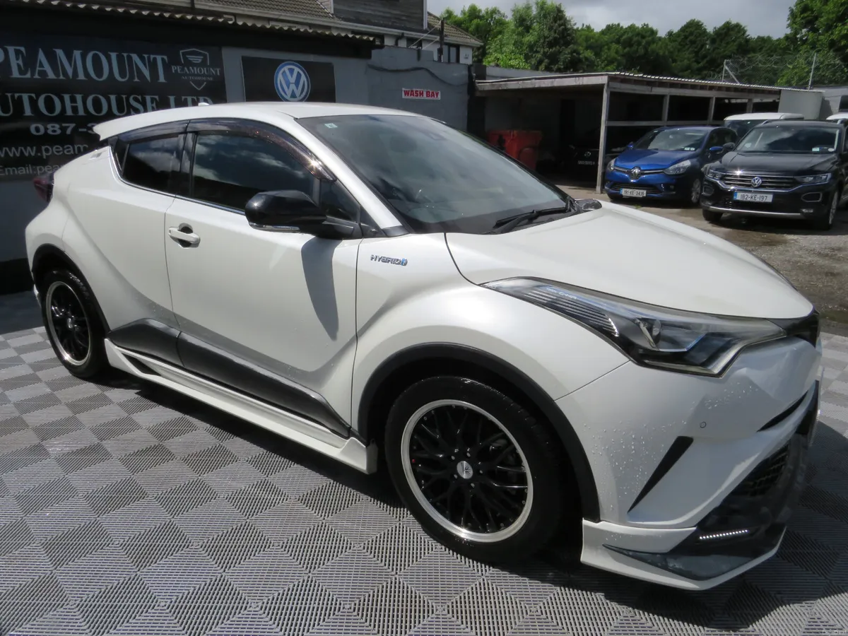 2017 TOYOTA C-HR HYBRID JEEP AUTO - Image 4