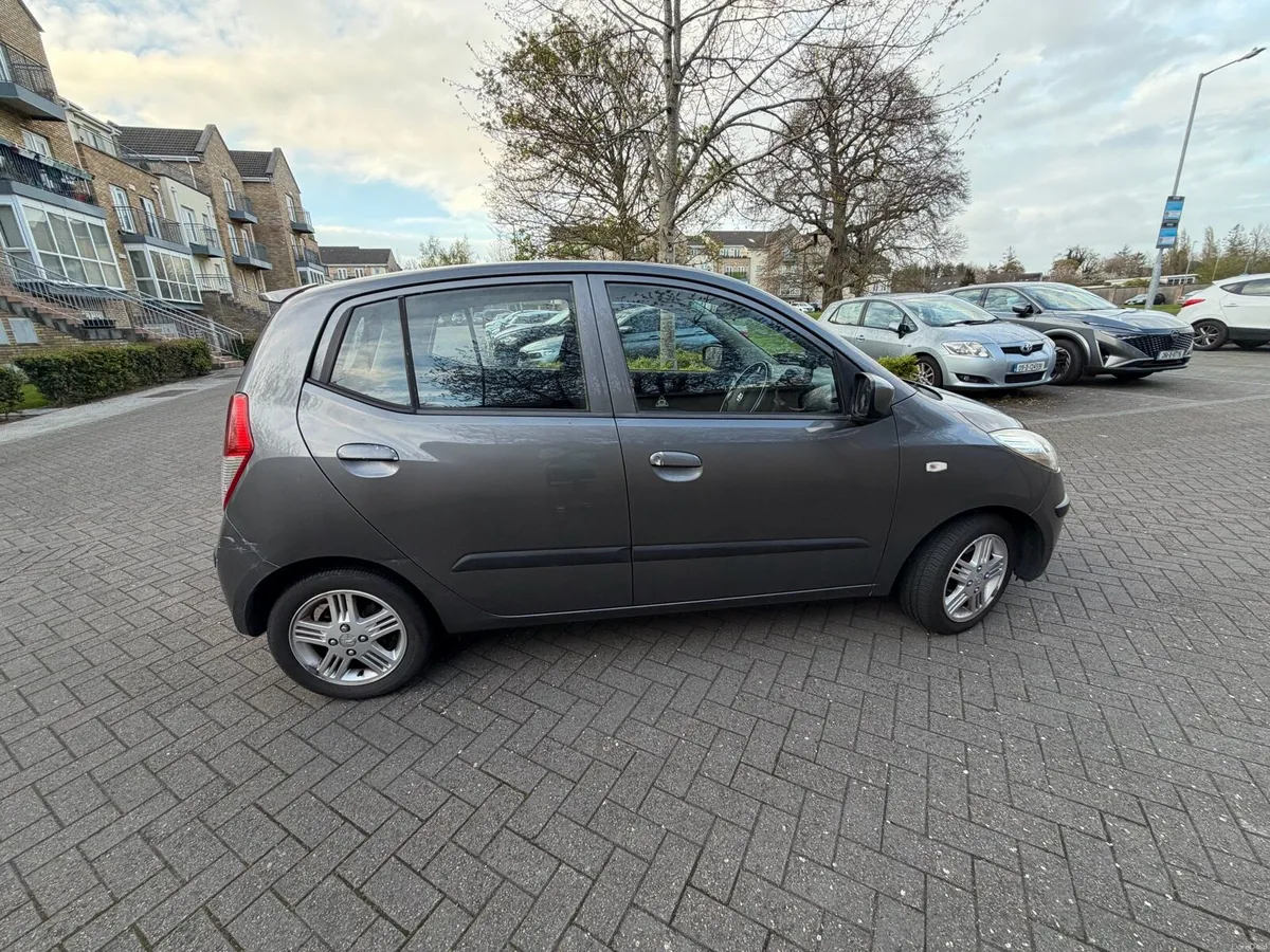 Car - Image 1