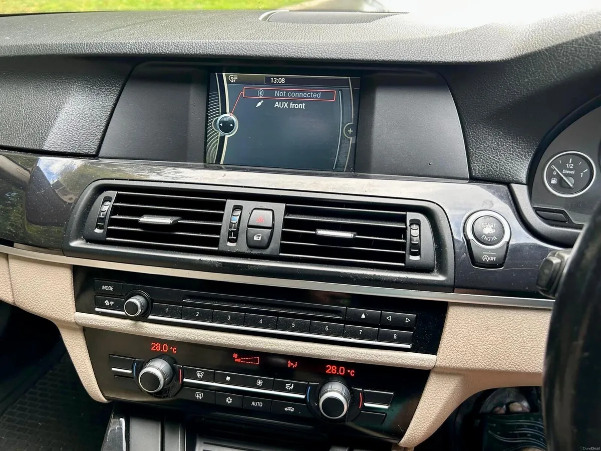 BMW 5-Series 2011 - Image 3