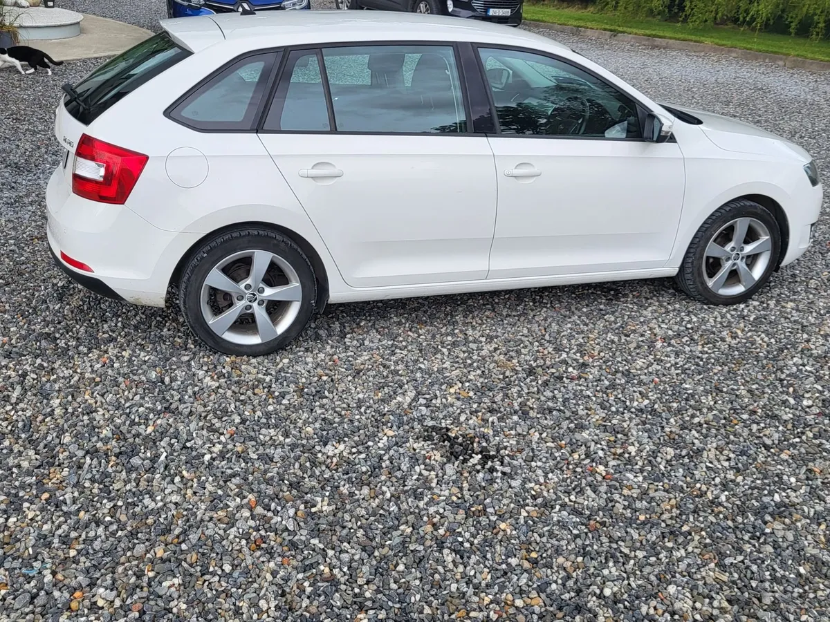 Skoda Rapid 2016 - Image 2