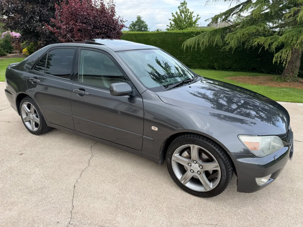 2004 LEXUS IS200 SE | PRIVACY GLASS | SUNROOF - Image 3