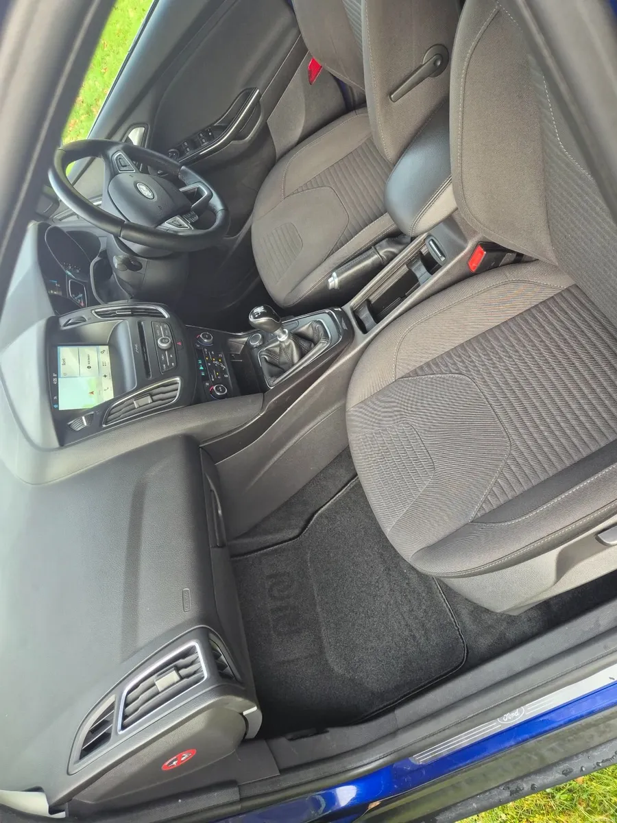 Ford Focus 2017 NEW NCT 04/06/28 - Image 4